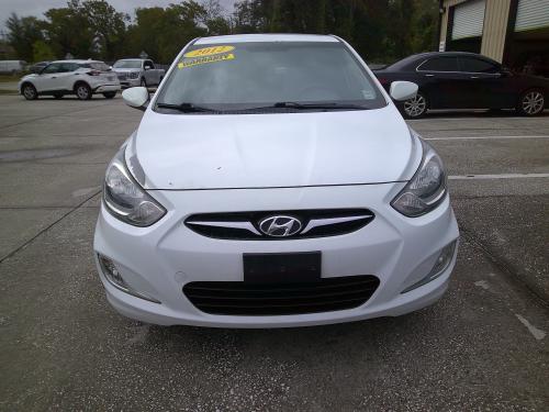 2012 HYUNDAI ACCENT 4 DOOR HATCHBACK